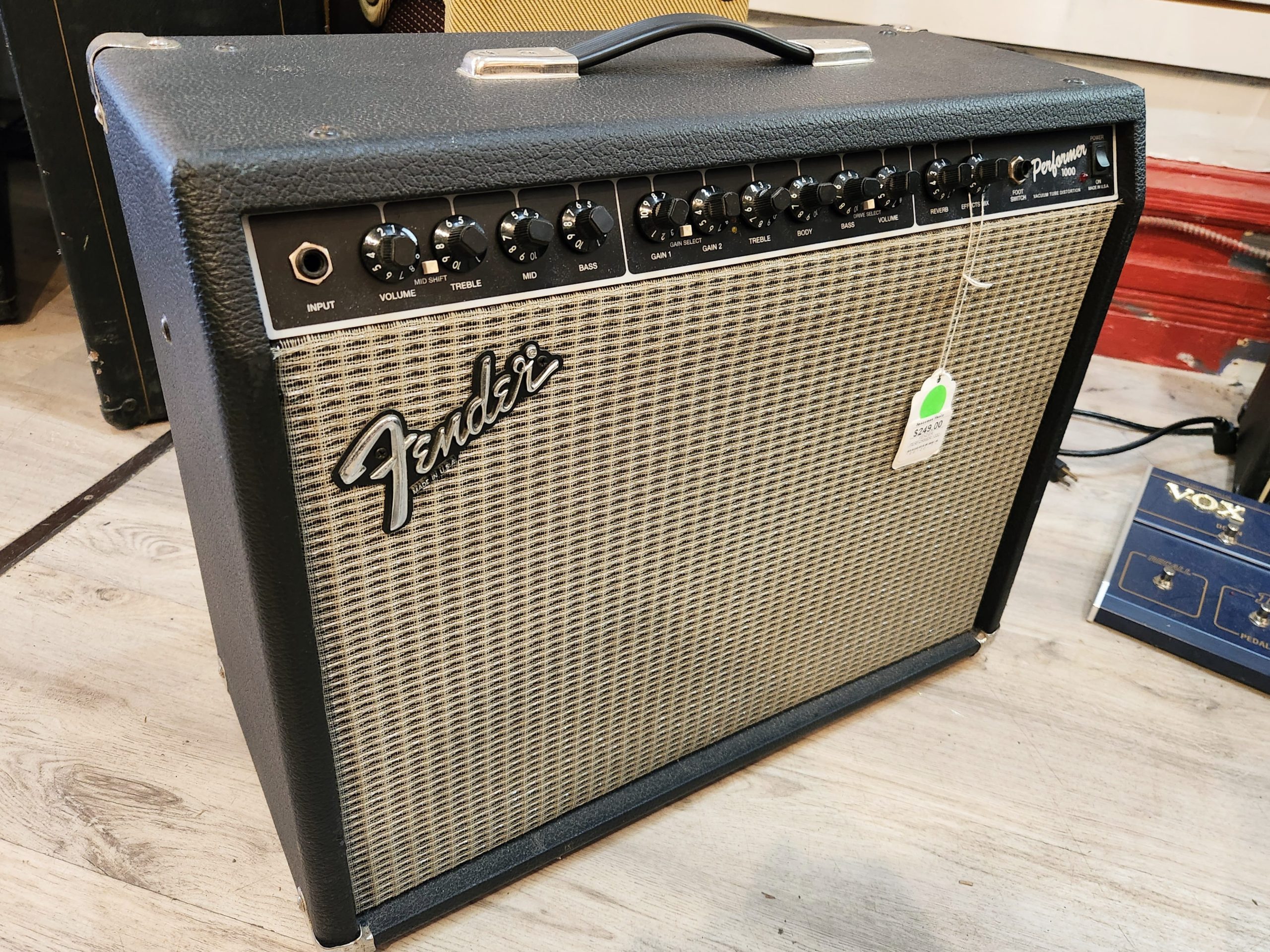 Fender Performer 1000