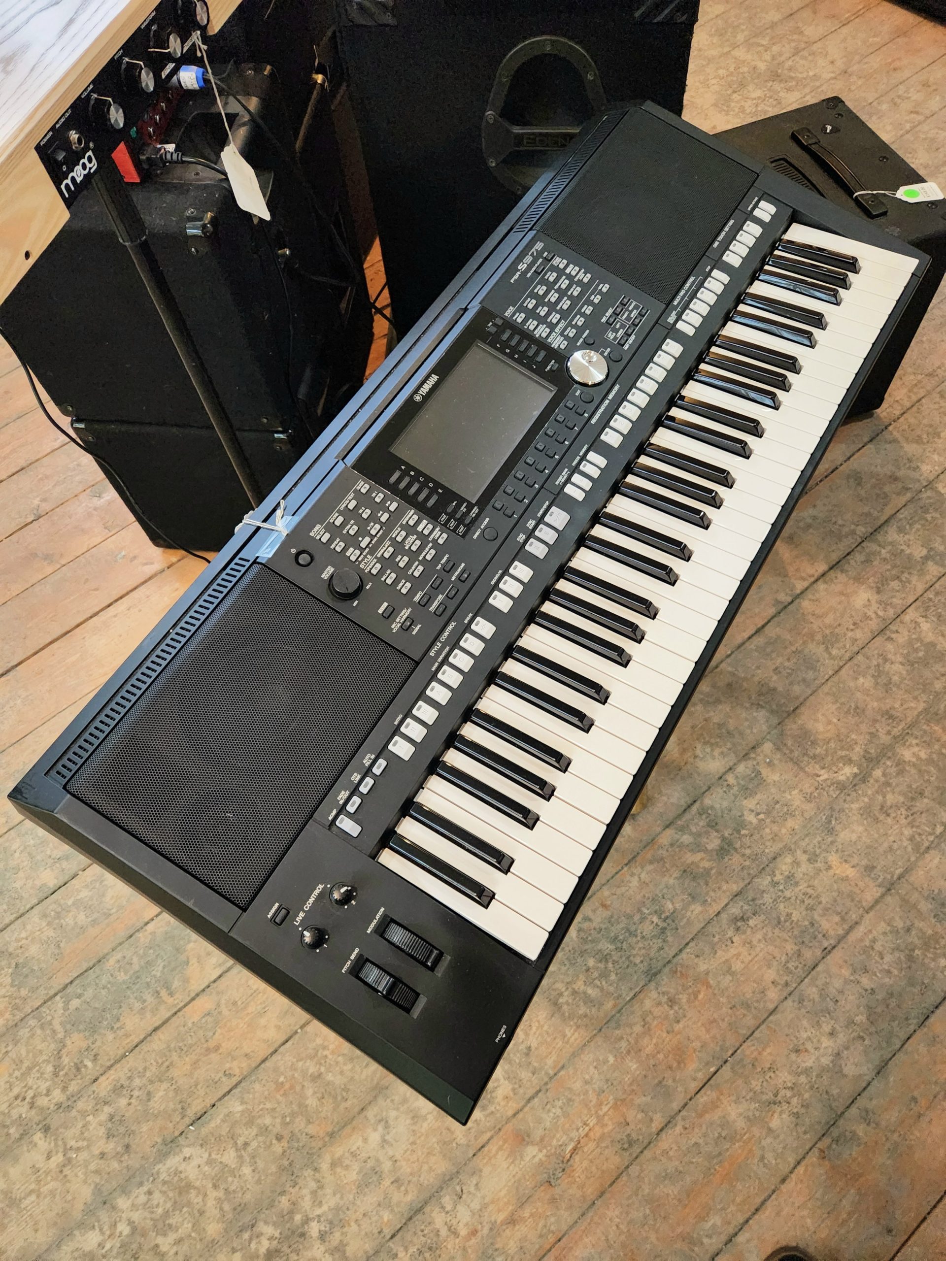 Yamaha PSR-S975