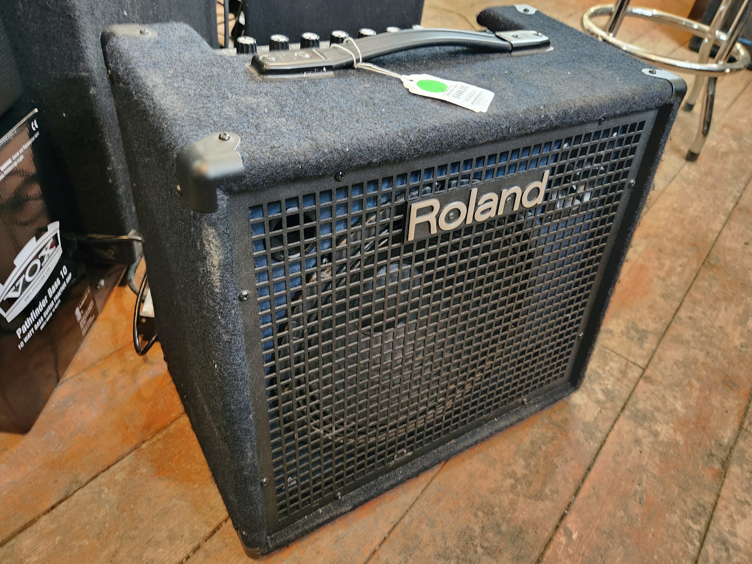 Roland KC-200