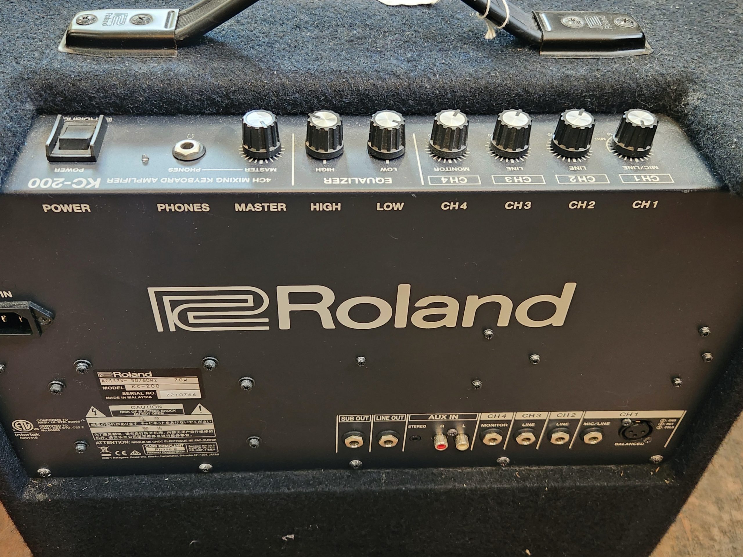 Roland KC-200